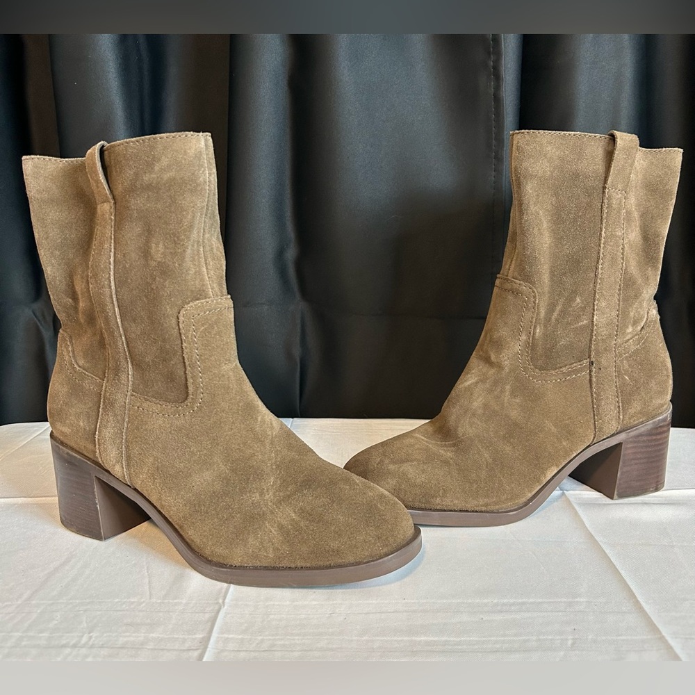 Steve Madden Tan Suede Heeled Boots